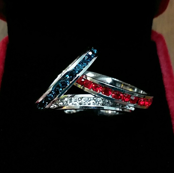 Patriotic Swarovski Crystals Stackable 3 Rings Set size 7 - Picture 3 of 6